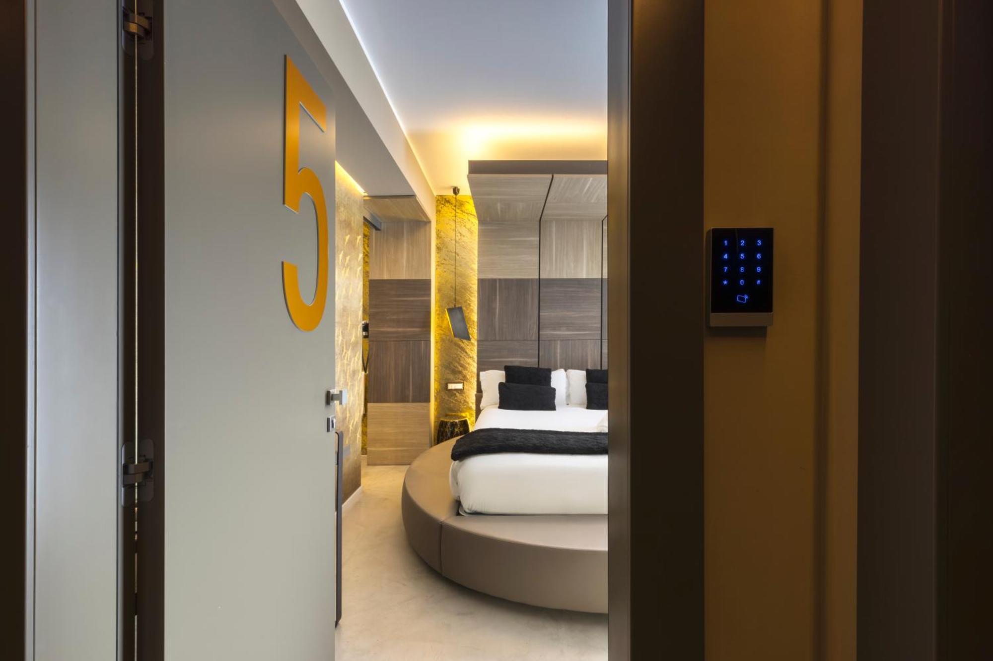 Bed and Breakfast Milestone (Adults Only) Quartu SantʼElena Exteriér fotografie